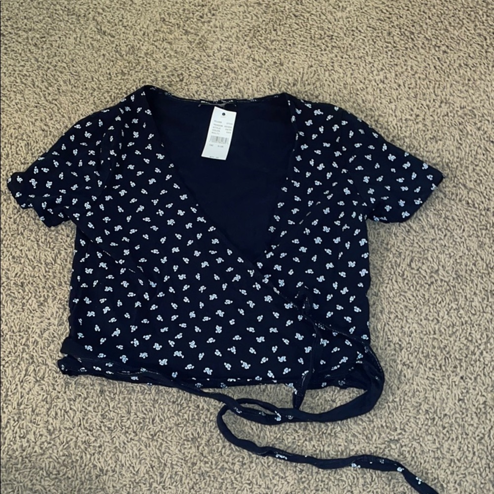 BRAND NEW brandy Melville wrap shirt